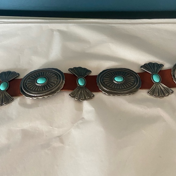 🛑SOLD Vintage Brown Leather Navajo Western Concho Belt with Turquoise Small - Picture 3 of 8